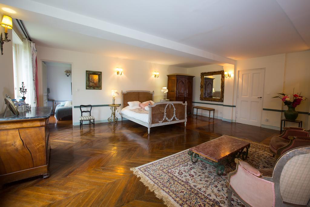 Chateau De La Madeleine Bed & Breakfast Pressagny l'Orgueilleux Exterior photo