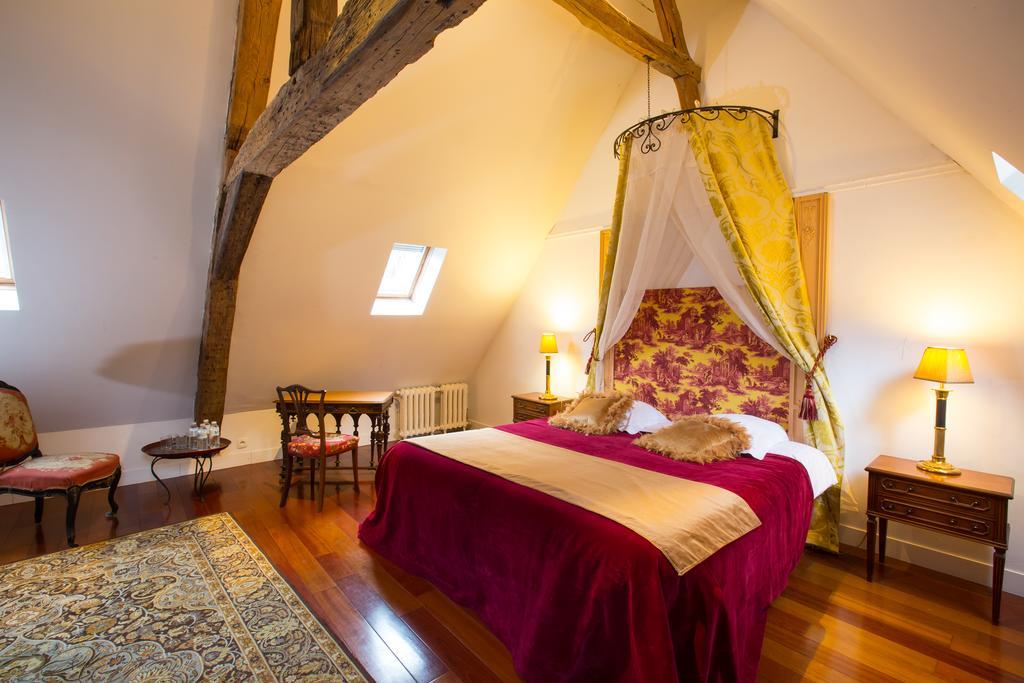 Chateau De La Madeleine Bed & Breakfast Pressagny l'Orgueilleux Exterior photo